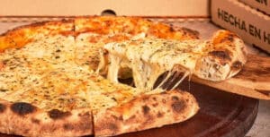 Pizza Muzzarella - 8p
